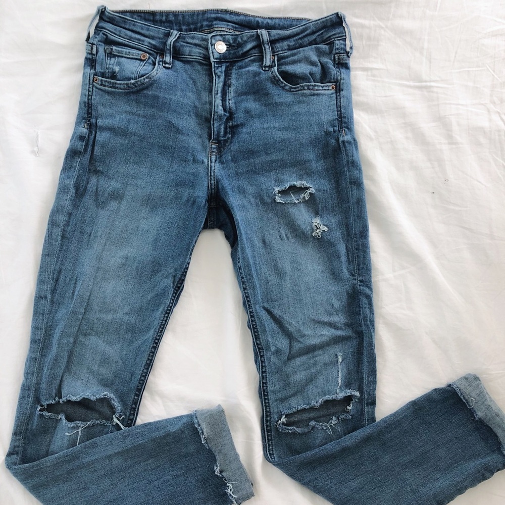 {H&M} Distressed Skinny Jeans